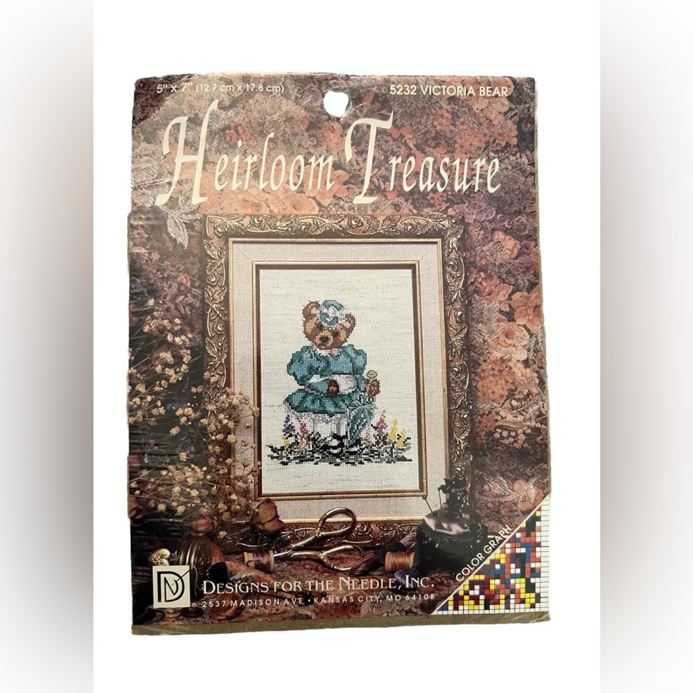 Counted  Cross Stitch Kit VICTORIA BEAR Vintage 5232 Heirloom Treasure SEALED